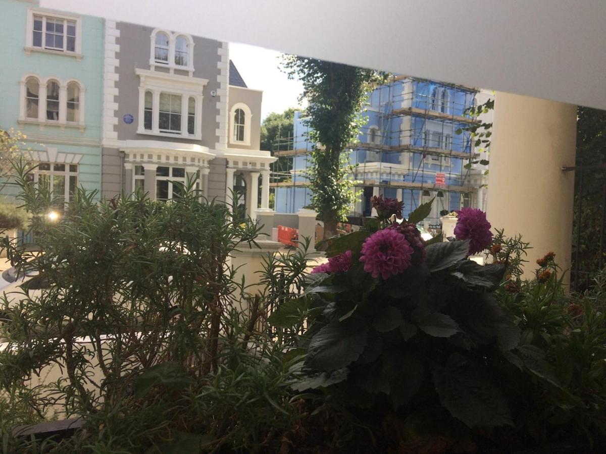 Notting Hill Charm -Sleeps 5 - Urban Retreat Appartement Londen Buitenkant foto