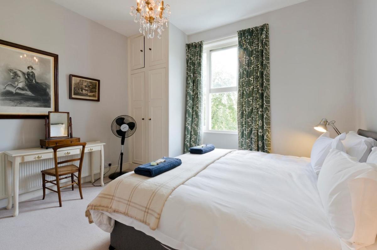Notting Hill Charm -Sleeps 5 - Urban Retreat Appartement Londen Buitenkant foto