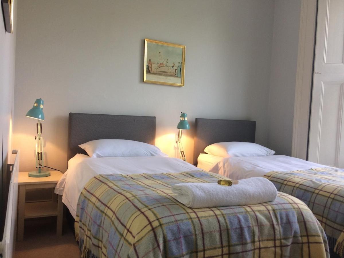 Notting Hill Charm -Sleeps 5 - Urban Retreat Appartement Londen Buitenkant foto