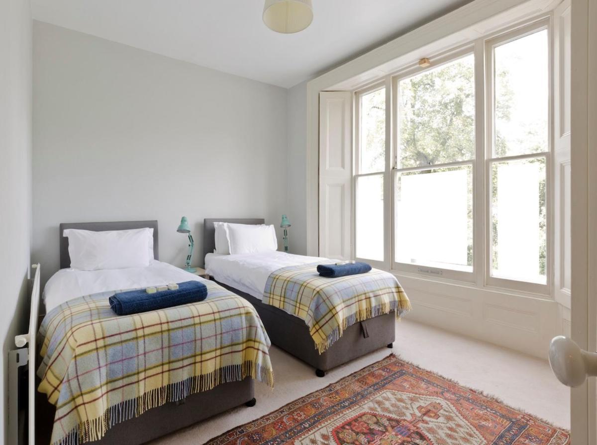 Notting Hill Charm -Sleeps 5 - Urban Retreat Appartement Londen Buitenkant foto