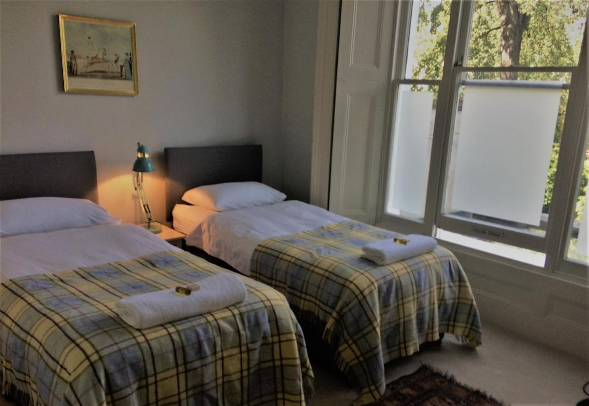 Notting Hill Charm -Sleeps 5 - Urban Retreat Appartement Londen Buitenkant foto