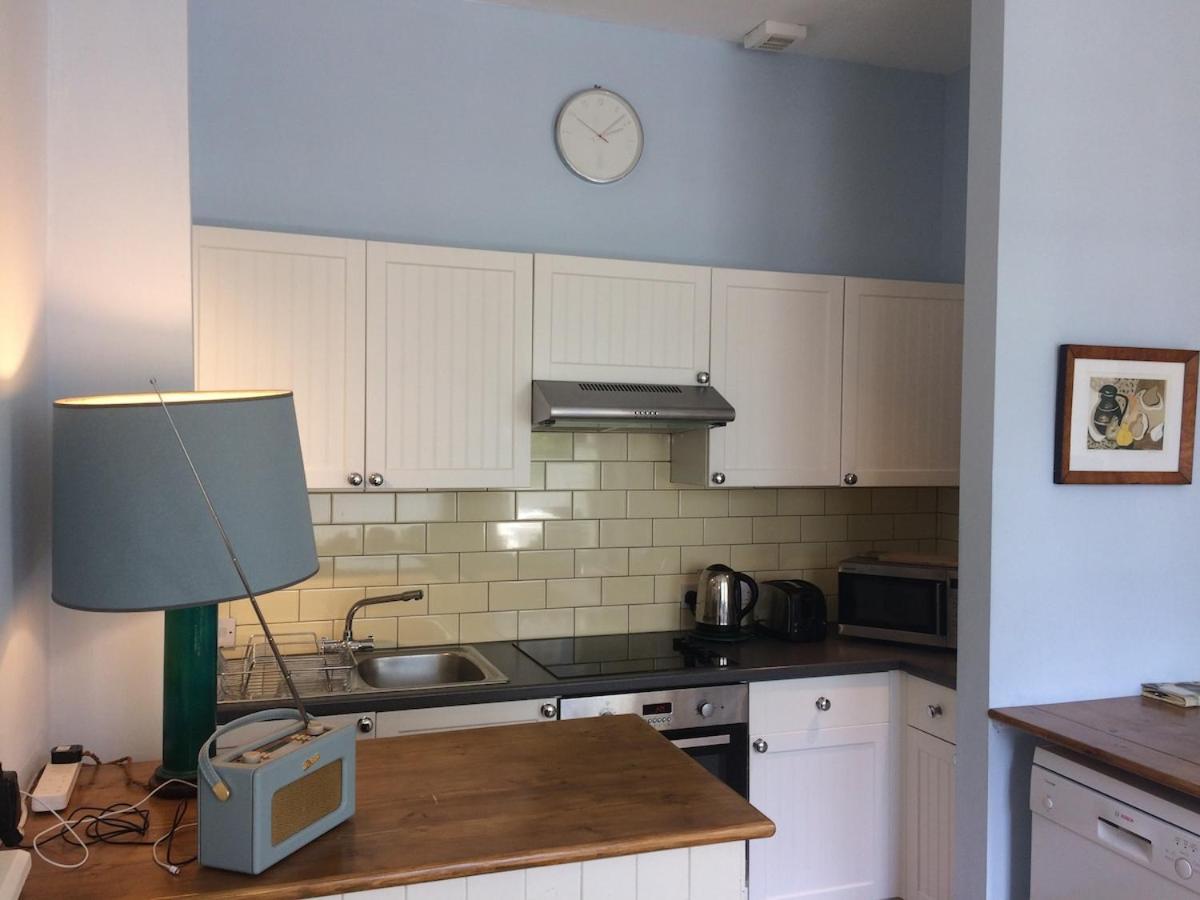 Notting Hill Charm -Sleeps 5 - Urban Retreat Appartement Londen Buitenkant foto