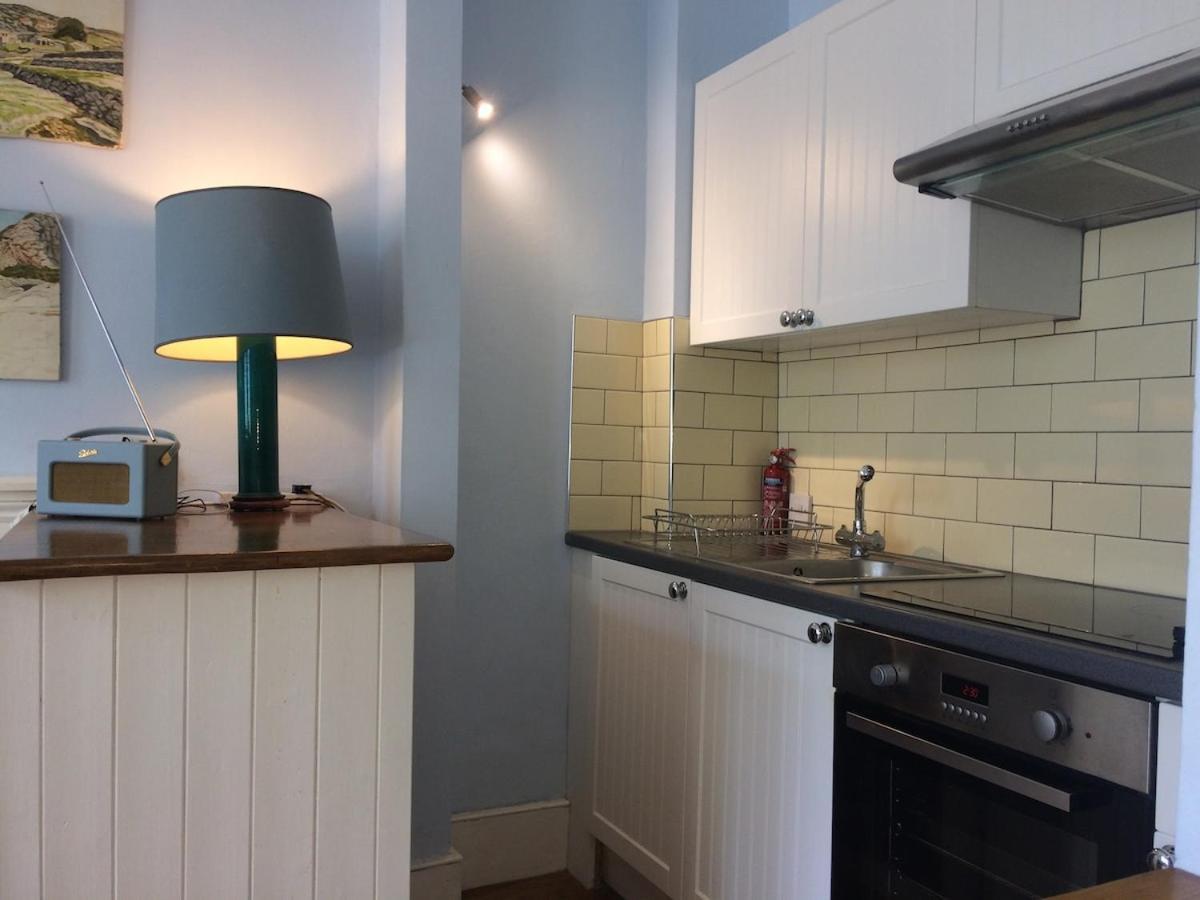 Notting Hill Charm -Sleeps 5 - Urban Retreat Appartement Londen Buitenkant foto