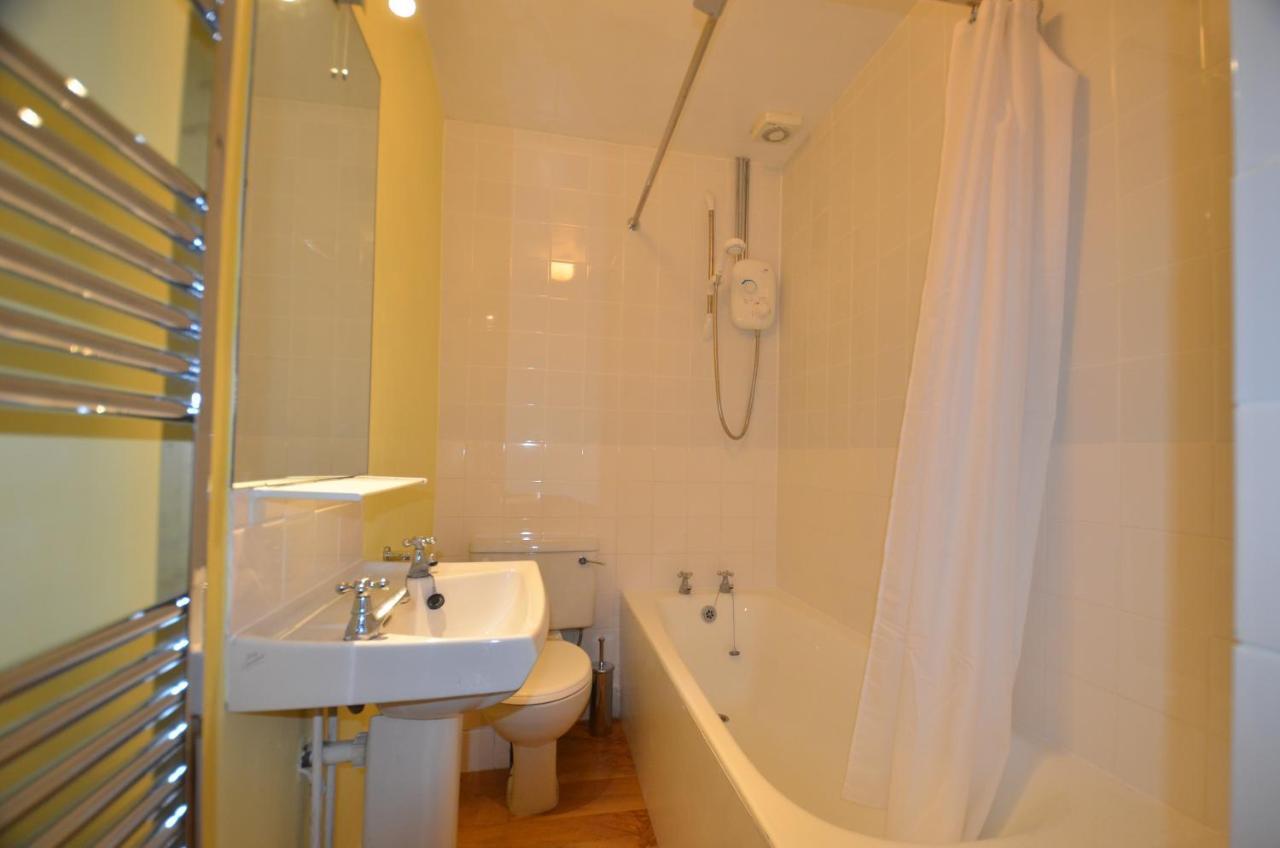 Notting Hill Charm -Sleeps 5 - Urban Retreat Appartement Londen Buitenkant foto
